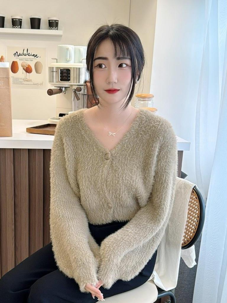 CLMA♡｜🇰🇷 Korea 暖冬予你  超親膚水貂毛厚實雙釦上衣 - 兩色