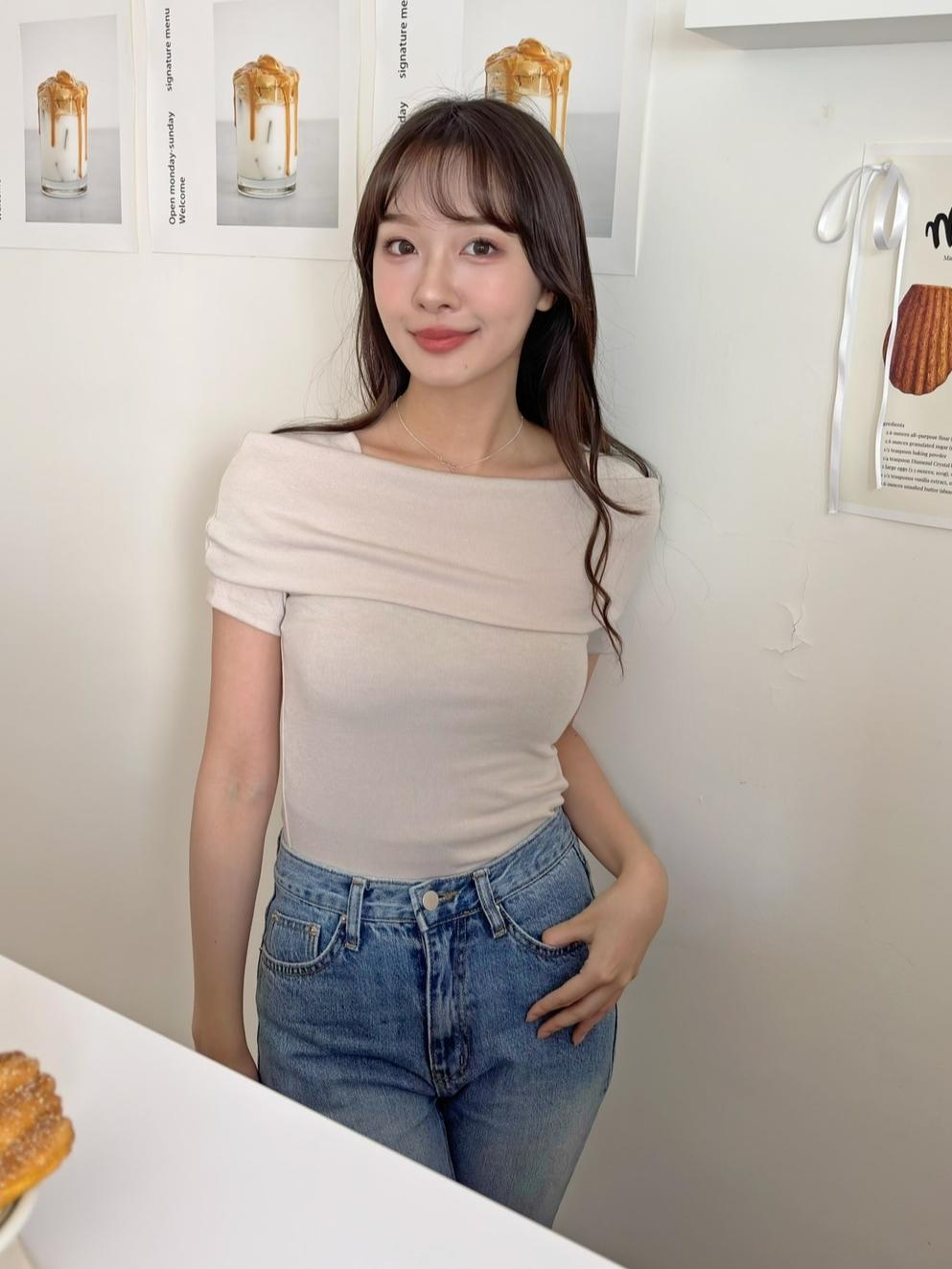 CLMA♡｜🇰🇷Korea 斜肩彈力親膚短袖上衣