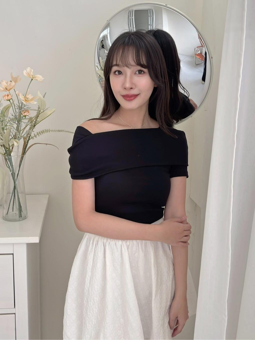 CLMA♡｜🇰🇷Korea 斜肩彈力親膚短袖上衣