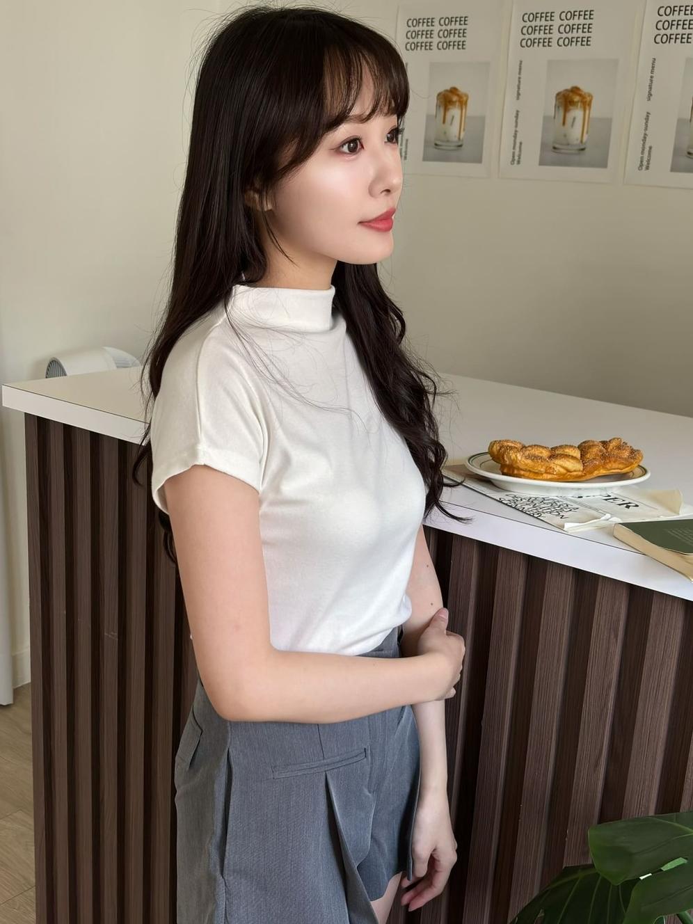 CLMA♡｜🇰🇷Korea 親膚彈性半高領短袖上衣