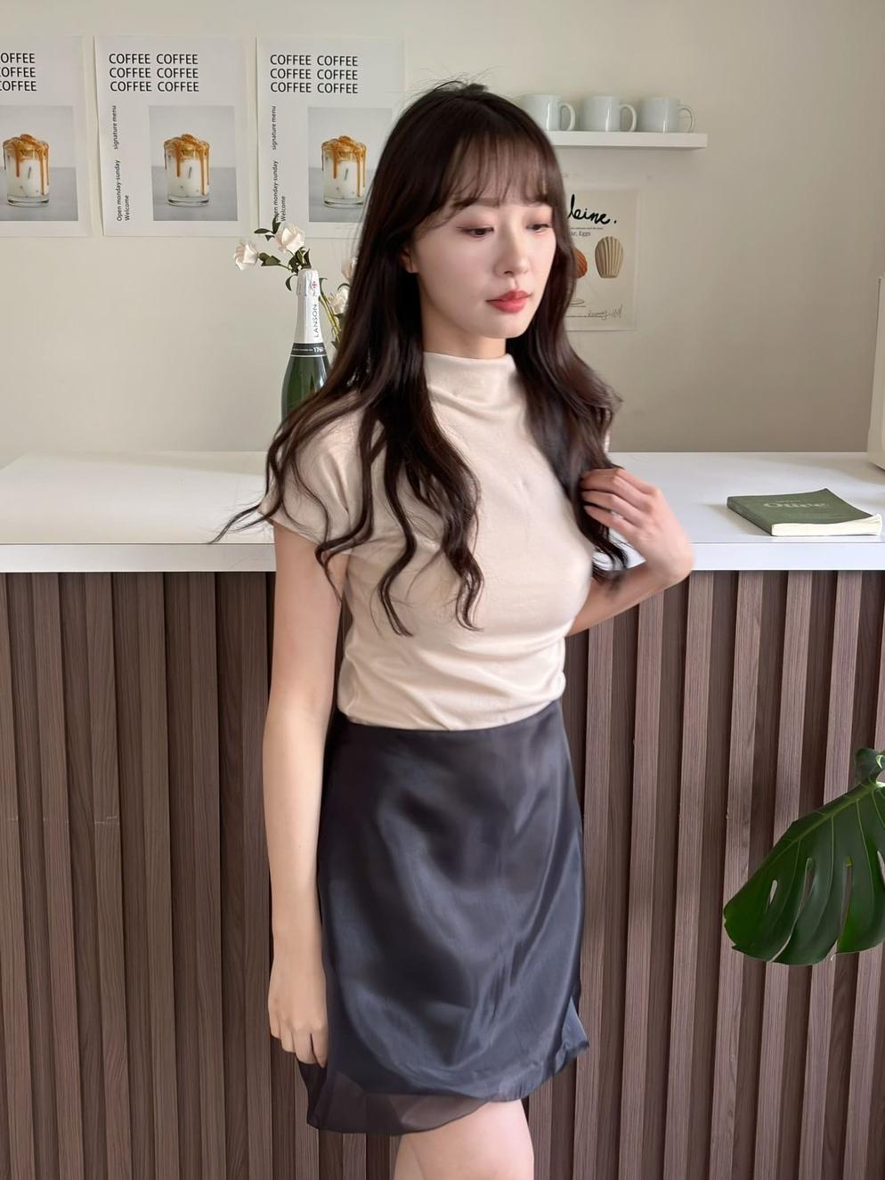 CLMA♡｜🇰🇷Korea 親膚彈性半高領短袖上衣
