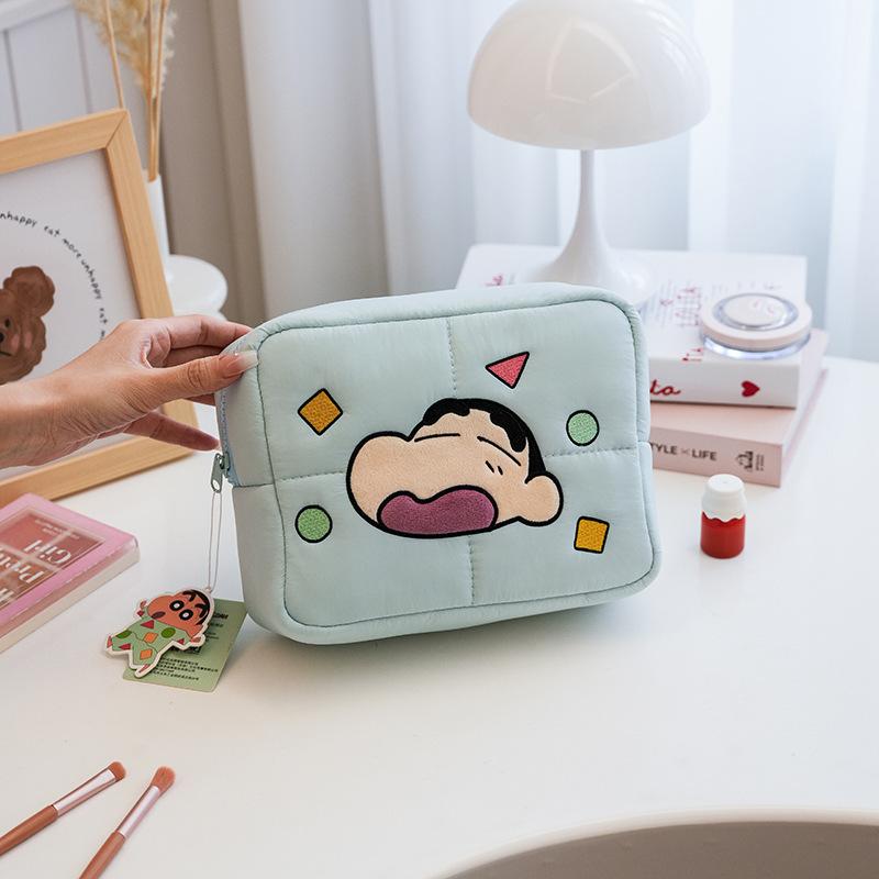 🎒蠟筆小新大容量化妝包｜出遊也要萌萌der！