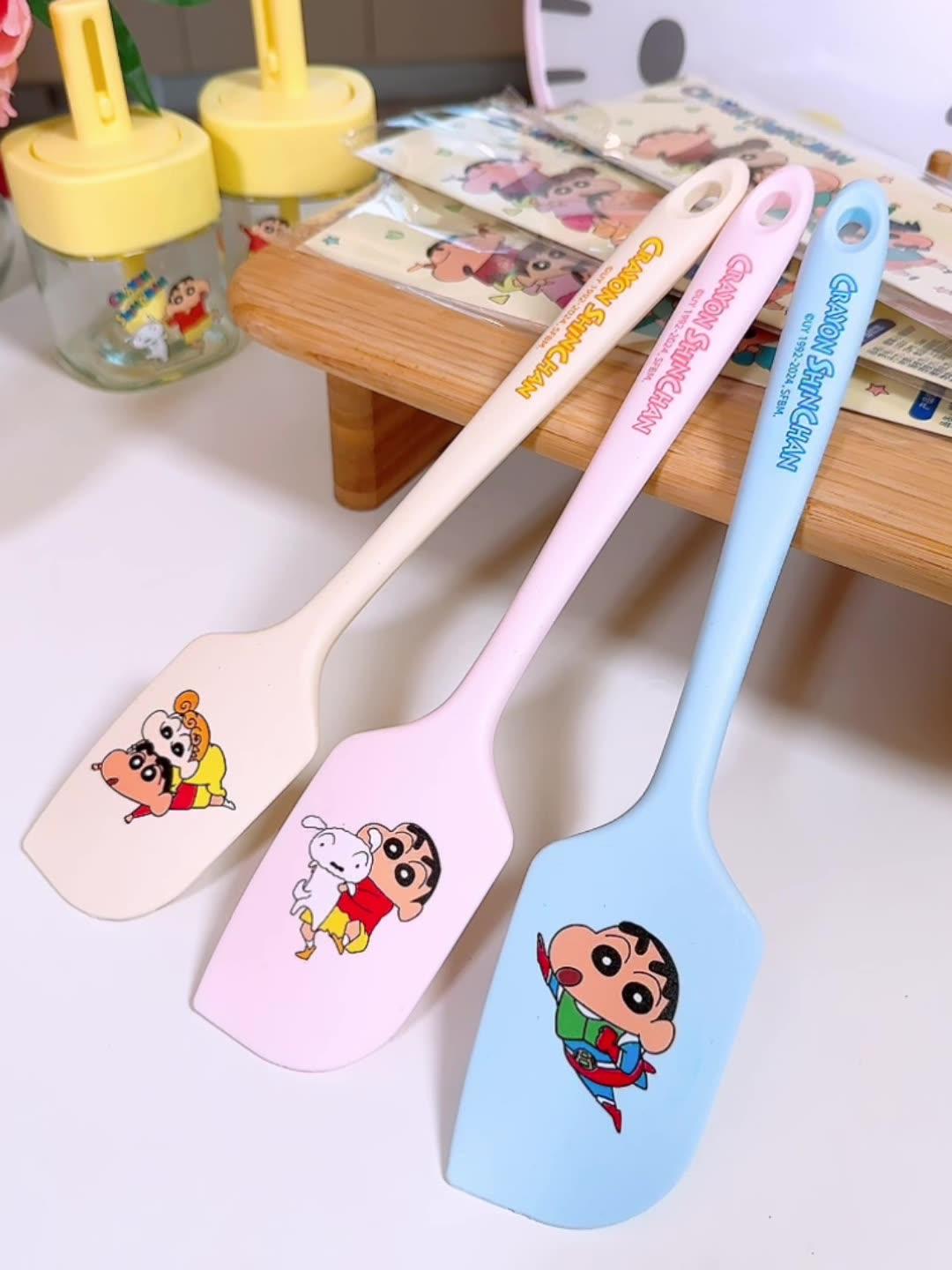 🧁 蠟筆小新正版 食品級硅膠刮刀 🍥