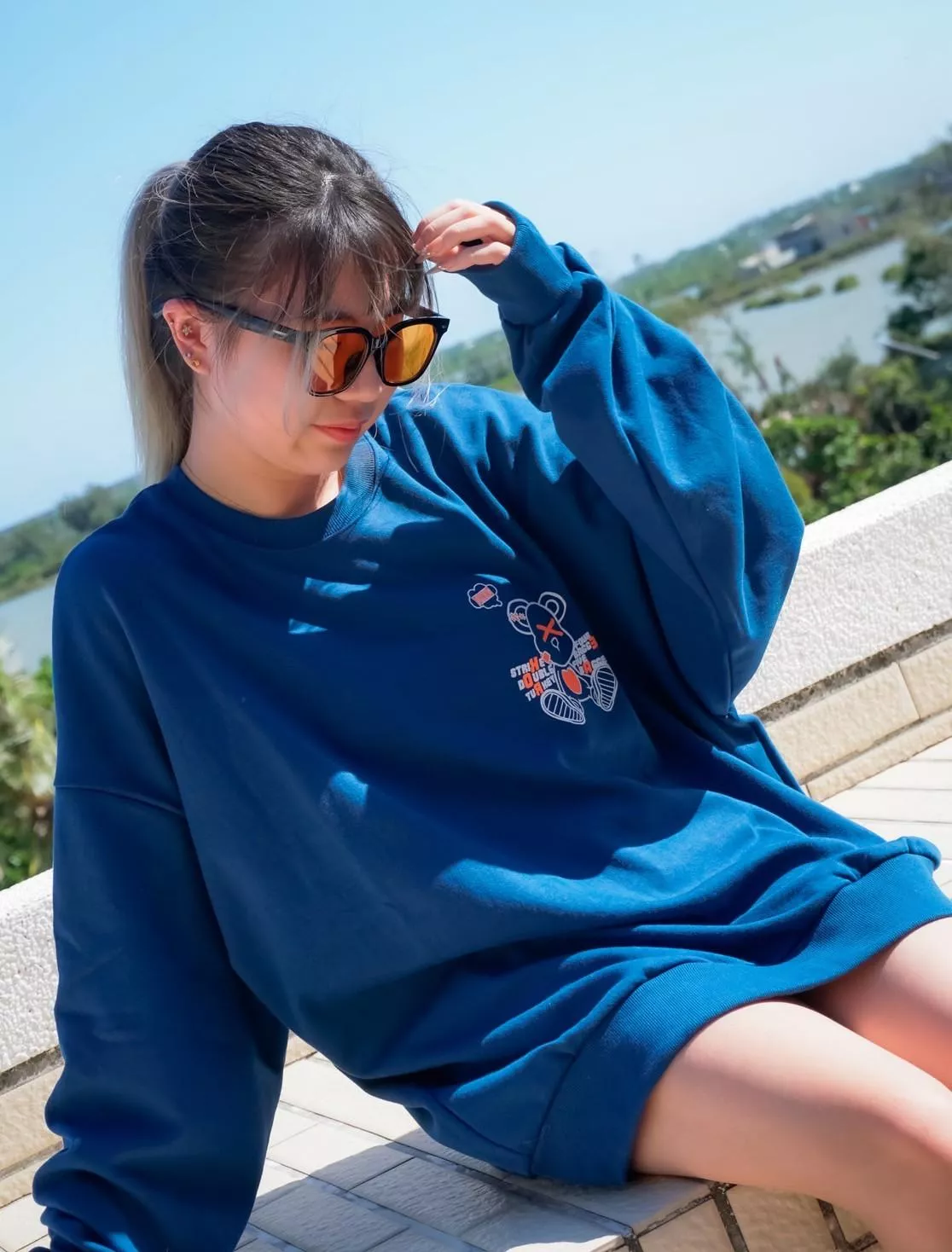 🎯 撞色小熊大學T ‧ 冬日必備潮穿搭