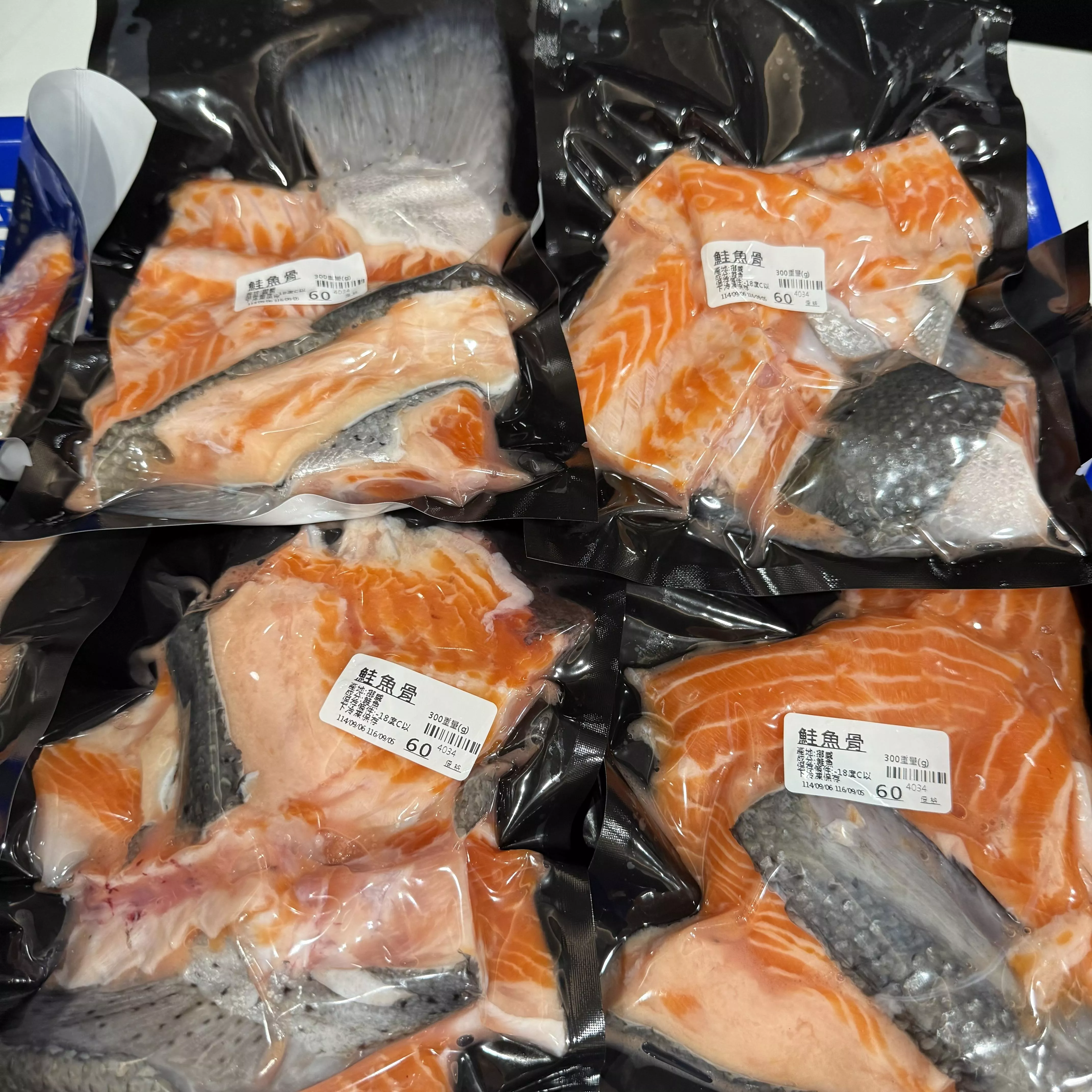 買二送二 挪威鮭魚骨(300公克±5%