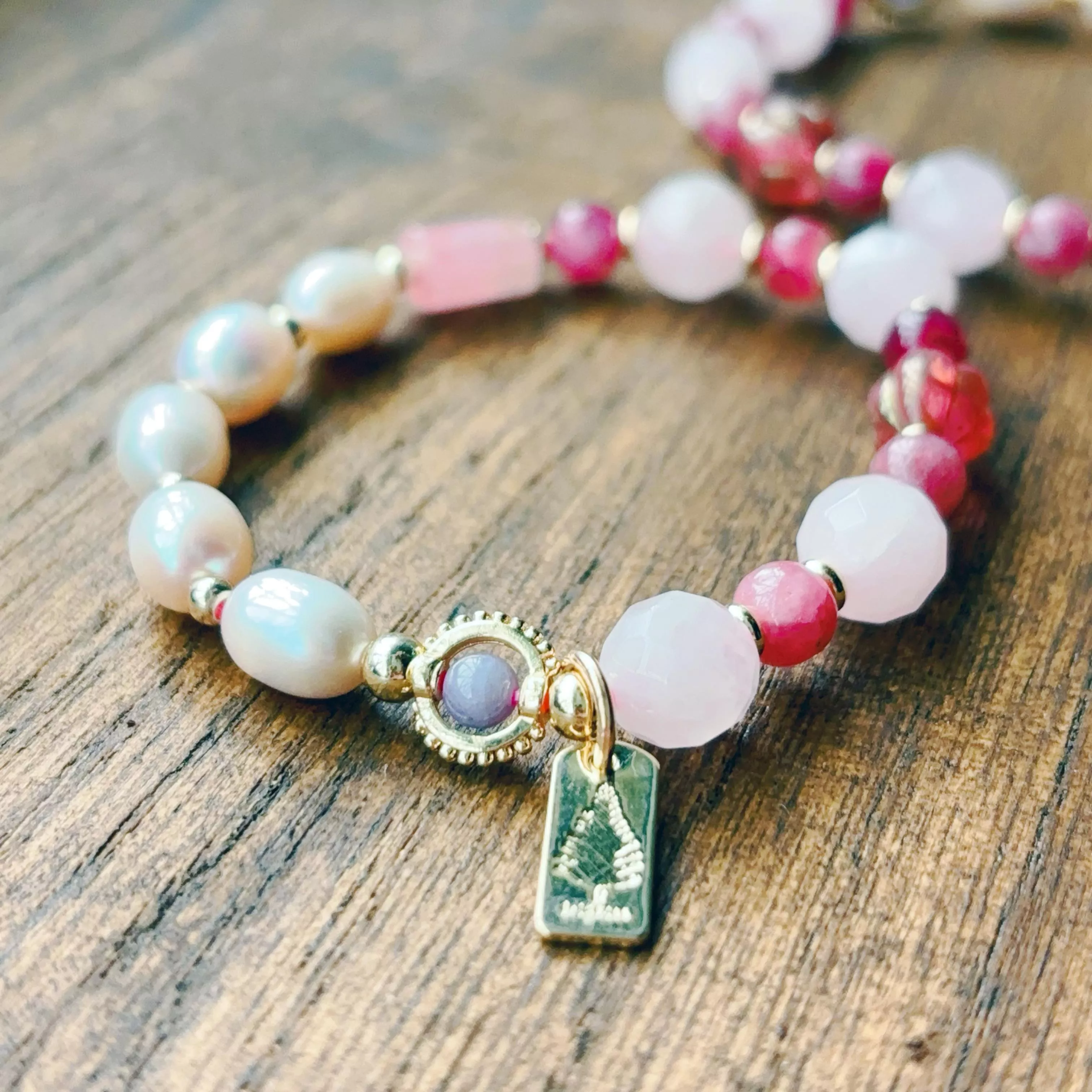 【靜謐松林】珍珠系列-珍珠、粉晶、粉晶管珠、粉碧璽、丹泉石、琉璃原創手鍊(pearl,glaze,rose quartz,tourmaline,tanzanite) 【靜謐松林】珍珠系列-珍珠、粉晶、粉晶管珠、粉碧璽、丹泉石、琉璃原創手鍊(pearl,glaze,rose quartz,tourmaline,tanzanite)