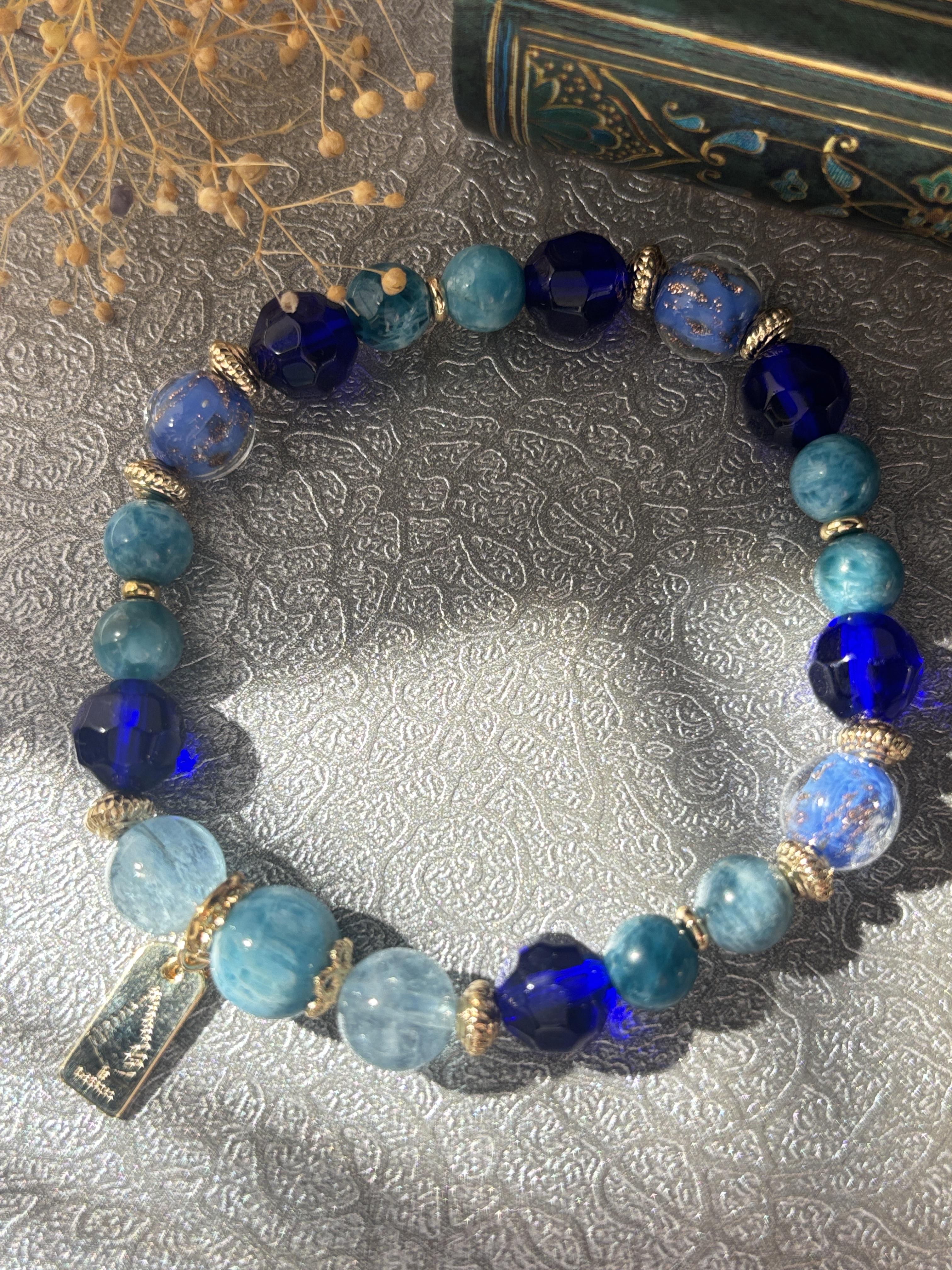 【靜謐松林】藍色珠寶盒-藍磷灰、海藍寶、琉璃(apatite,aquamarine,glaze)