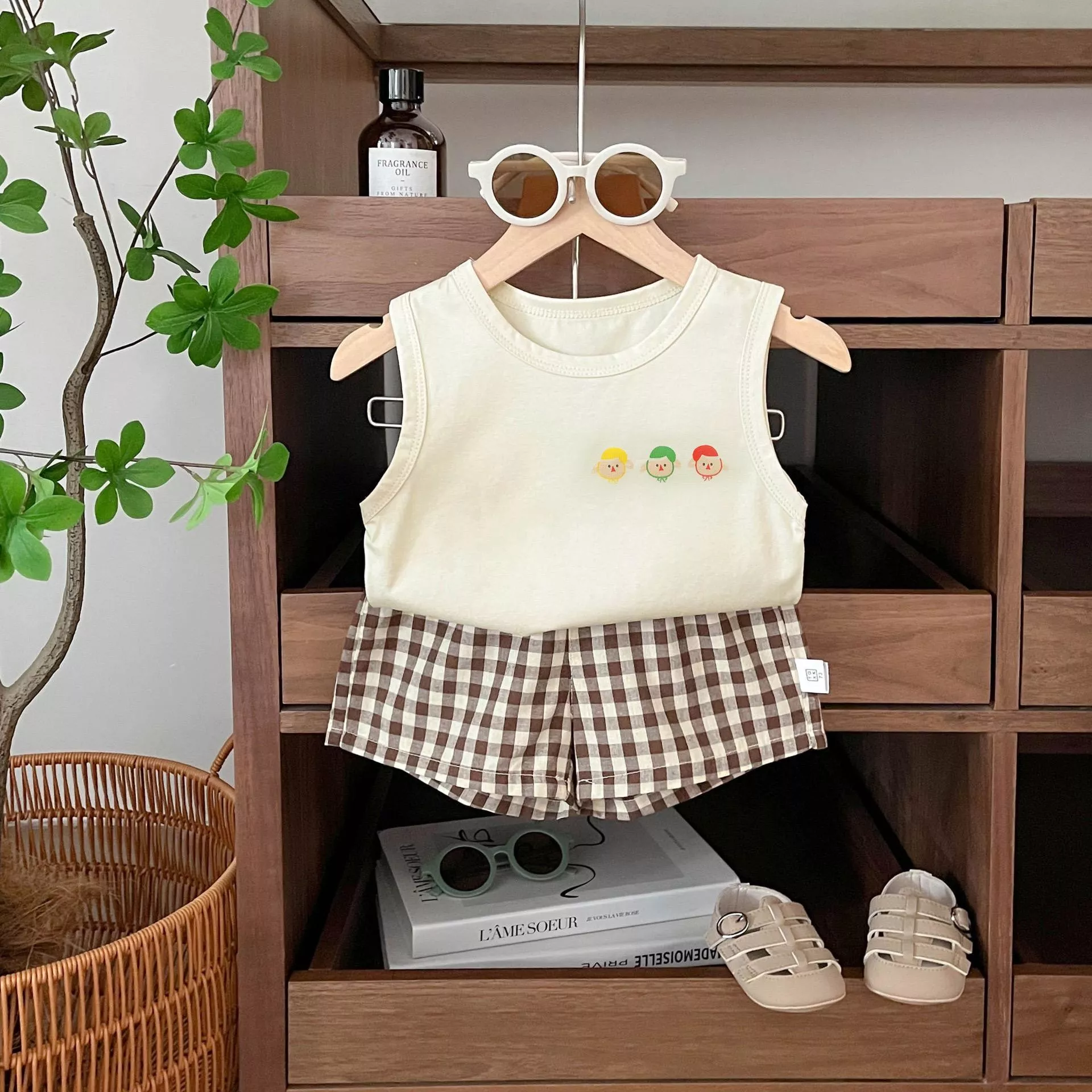 夏季男童卡通印花背心格子褲套裝