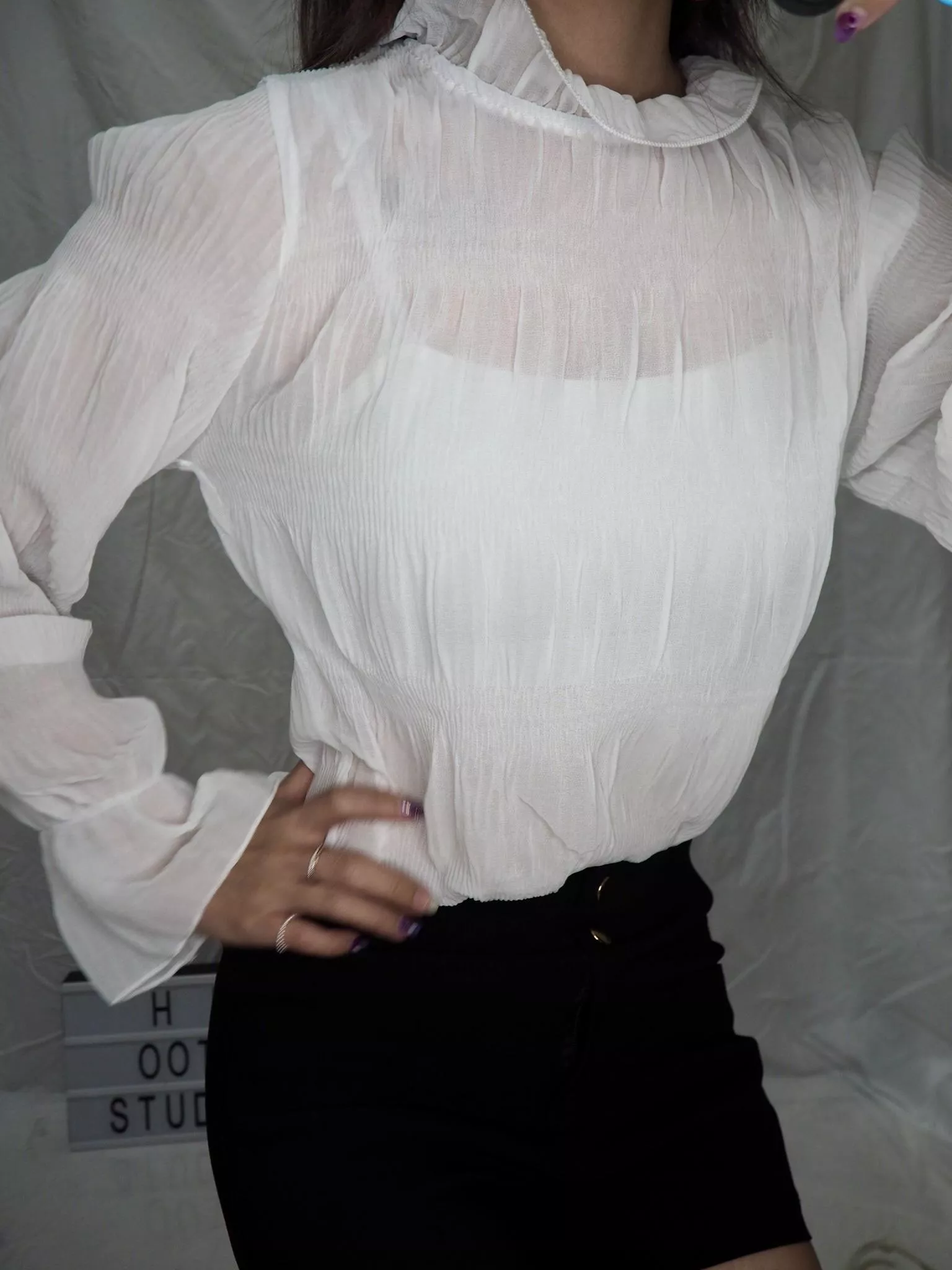 韓版氣質雪紡百搭皺褶造型透膚上衣(不含內搭)-2色🔍H.I OOTD STUDIO🔍