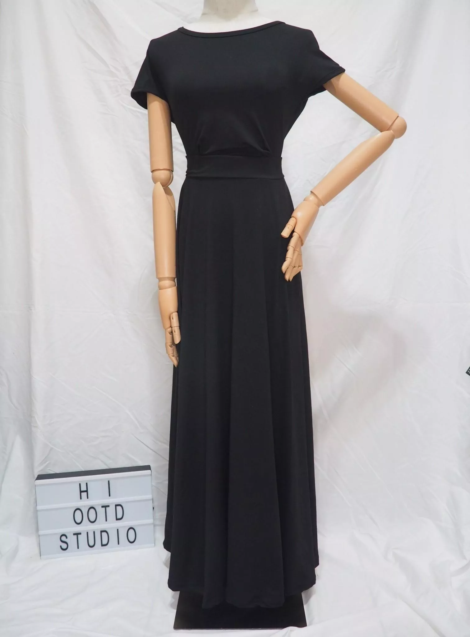 黑色簡約素色高腰長裙+短版上衣套裝(不含皮帶)-S🔍H.I OOTD STUDIO🔍
