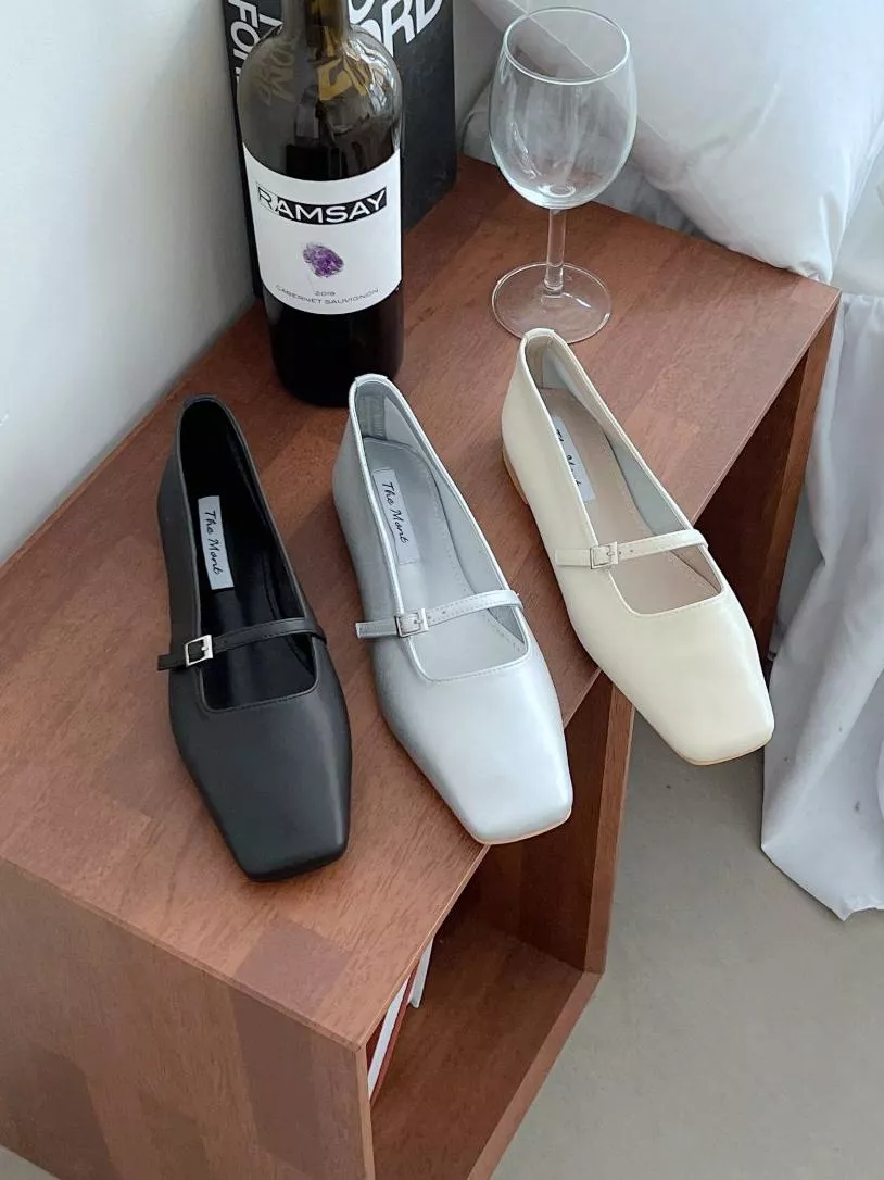 皮帶搭釦方頭平底鞋 #1702