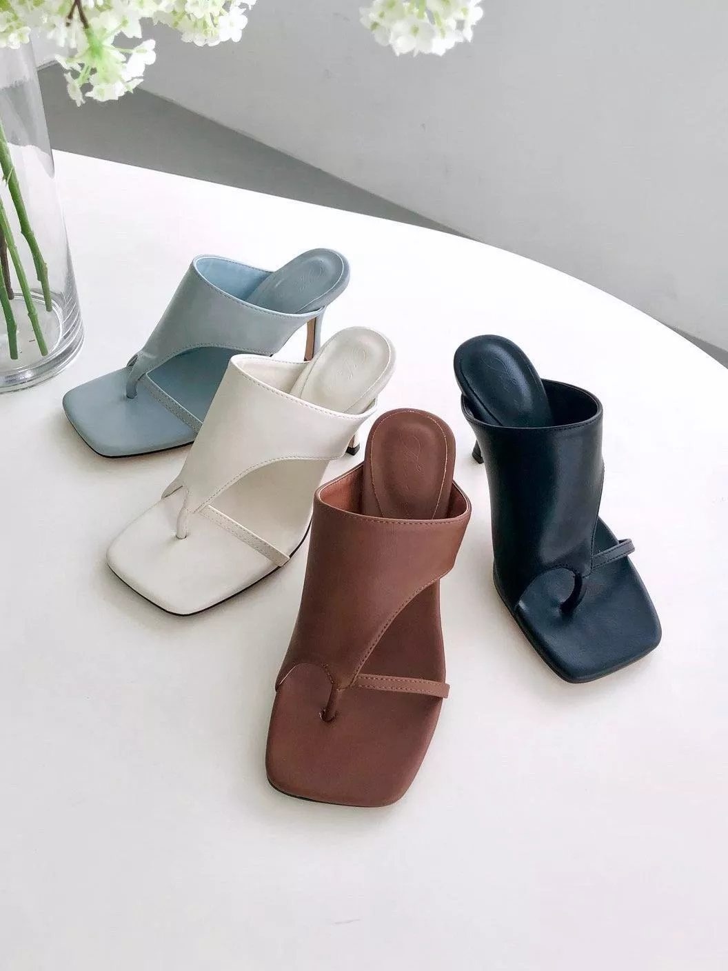 個性單邊中空套趾高跟拖鞋 #1017