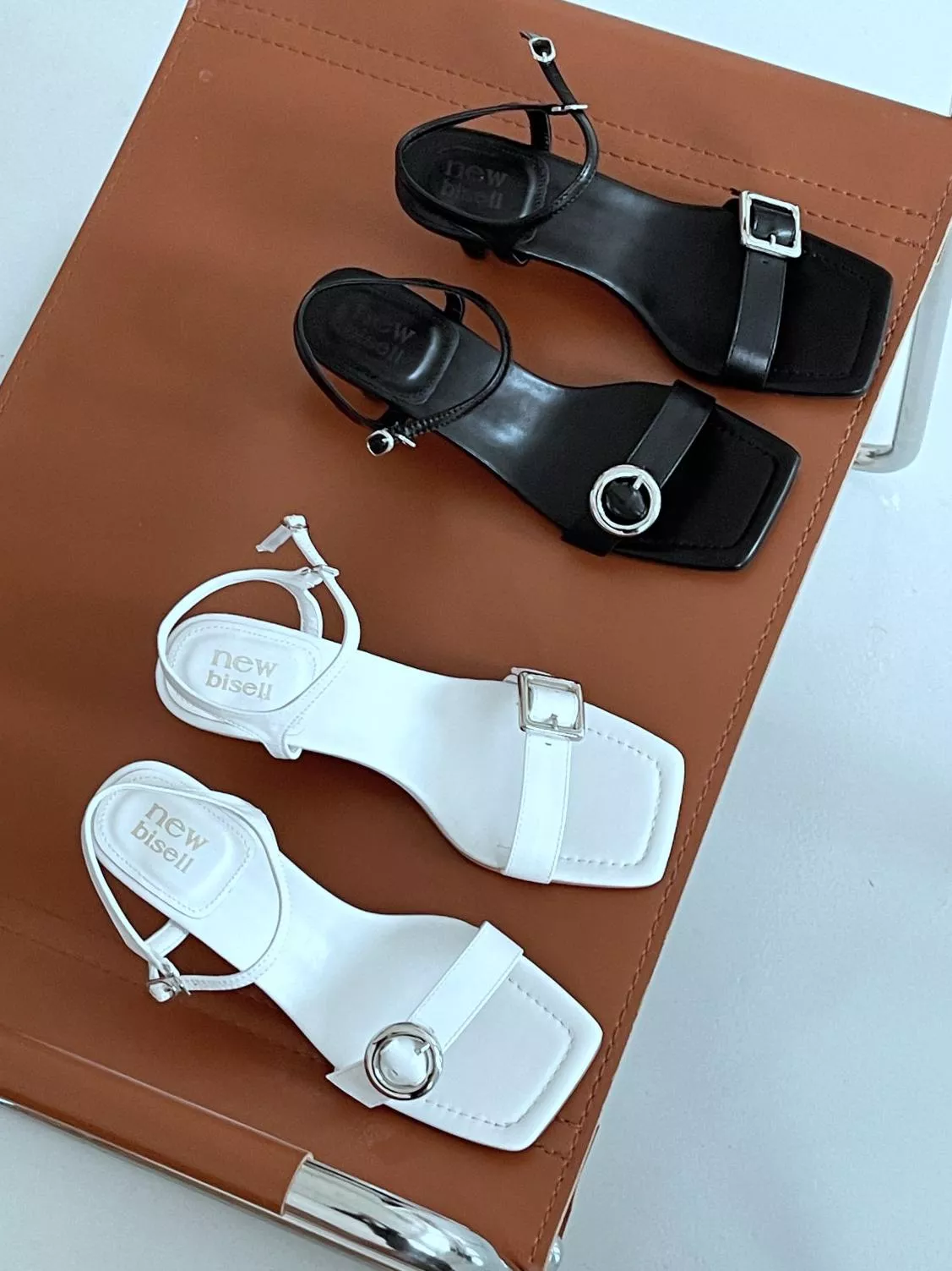 皮帶裝飾方頭涼鞋 #1203