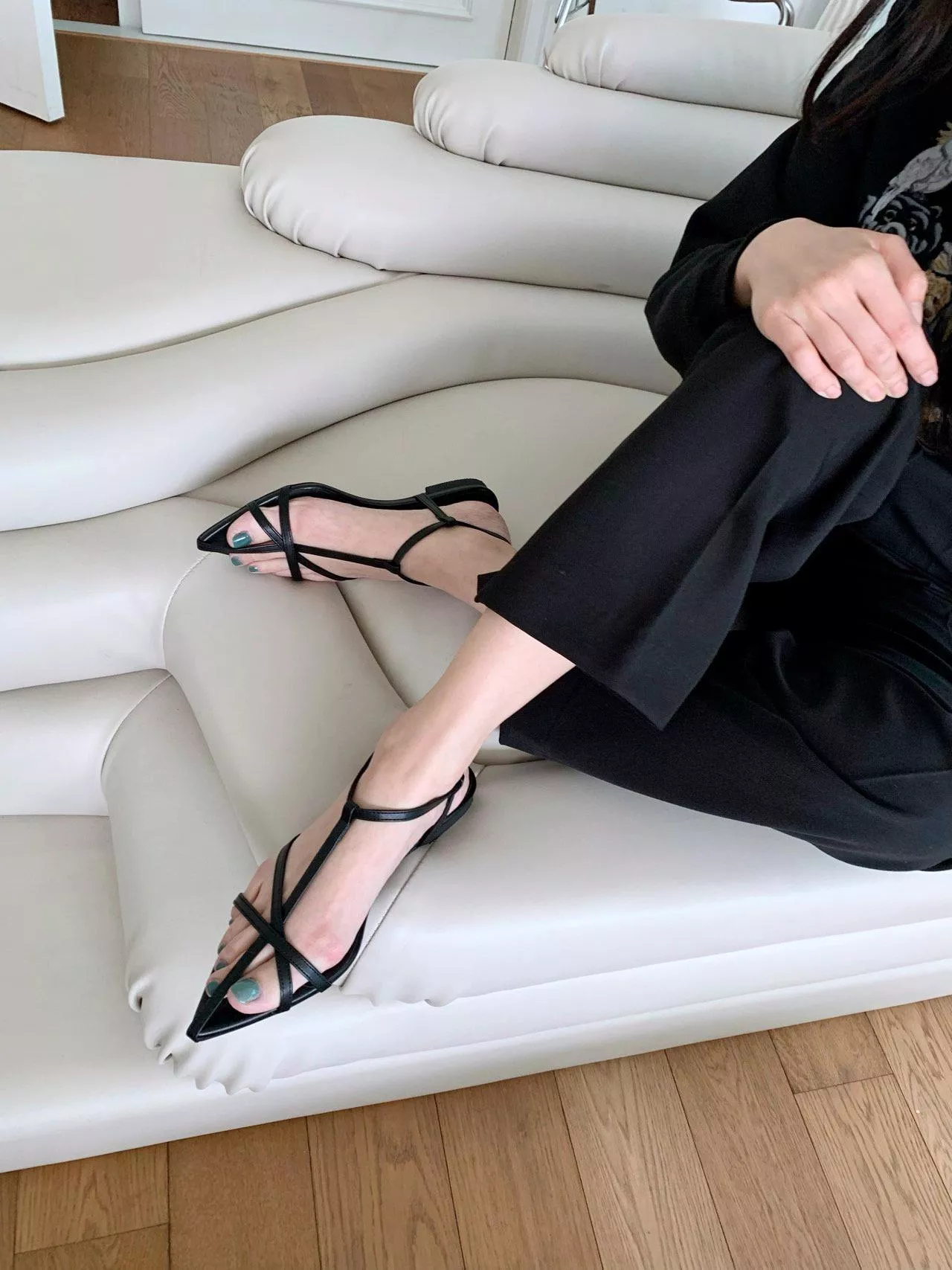 幾何中空線條設計尖頭涼鞋 #3032