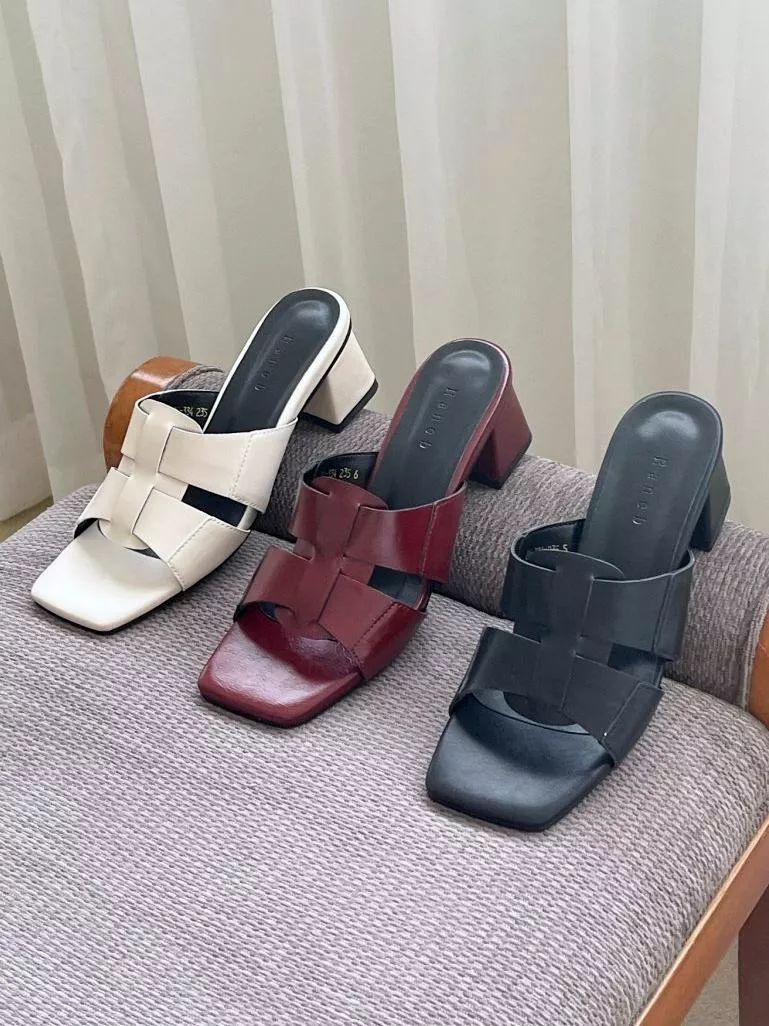 舒適穿搭包覆感編織帶中跟拖鞋 #334