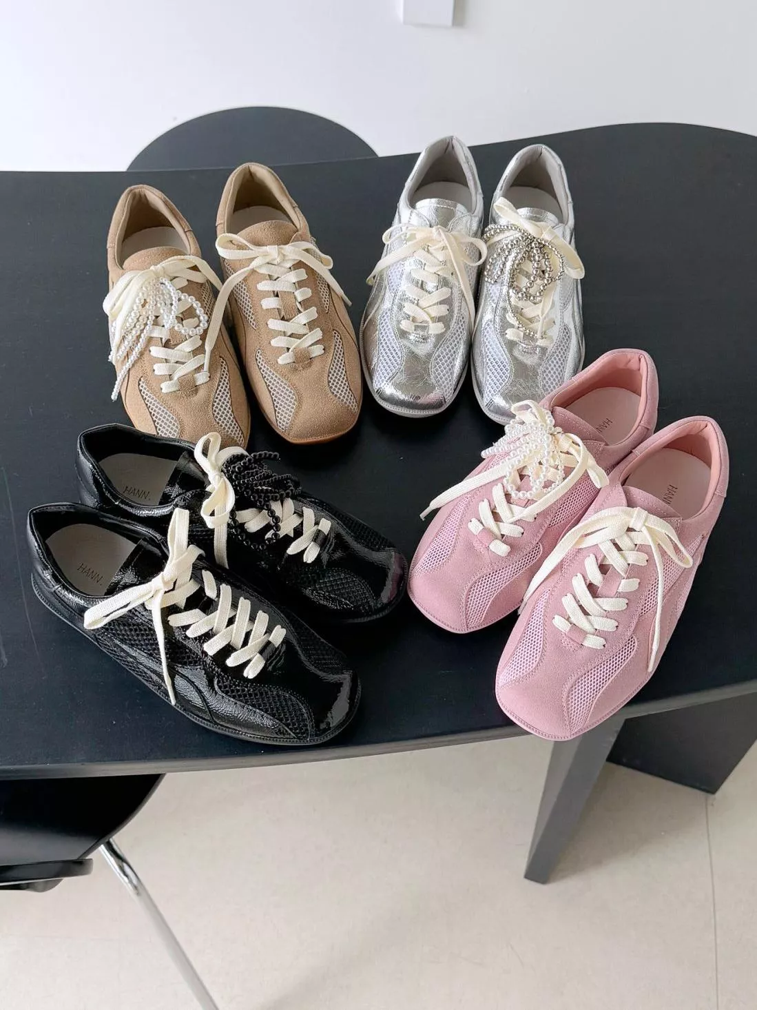 韓國空運🇰🇷｜可搭配珍珠裝飾牛皮運動鞋👟4色可選 百搭輕盈 #31140