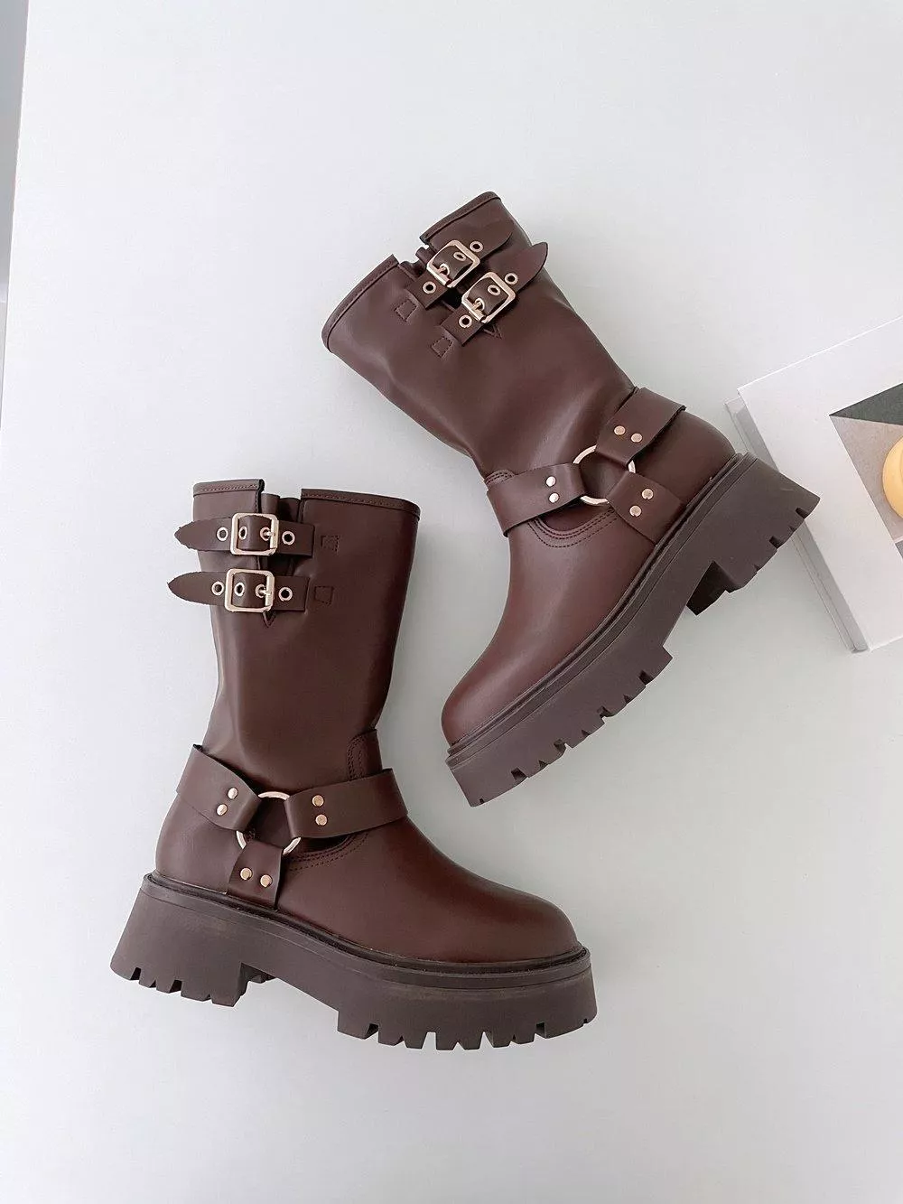 帥氣多皮帶裝飾中筒靴 #7001