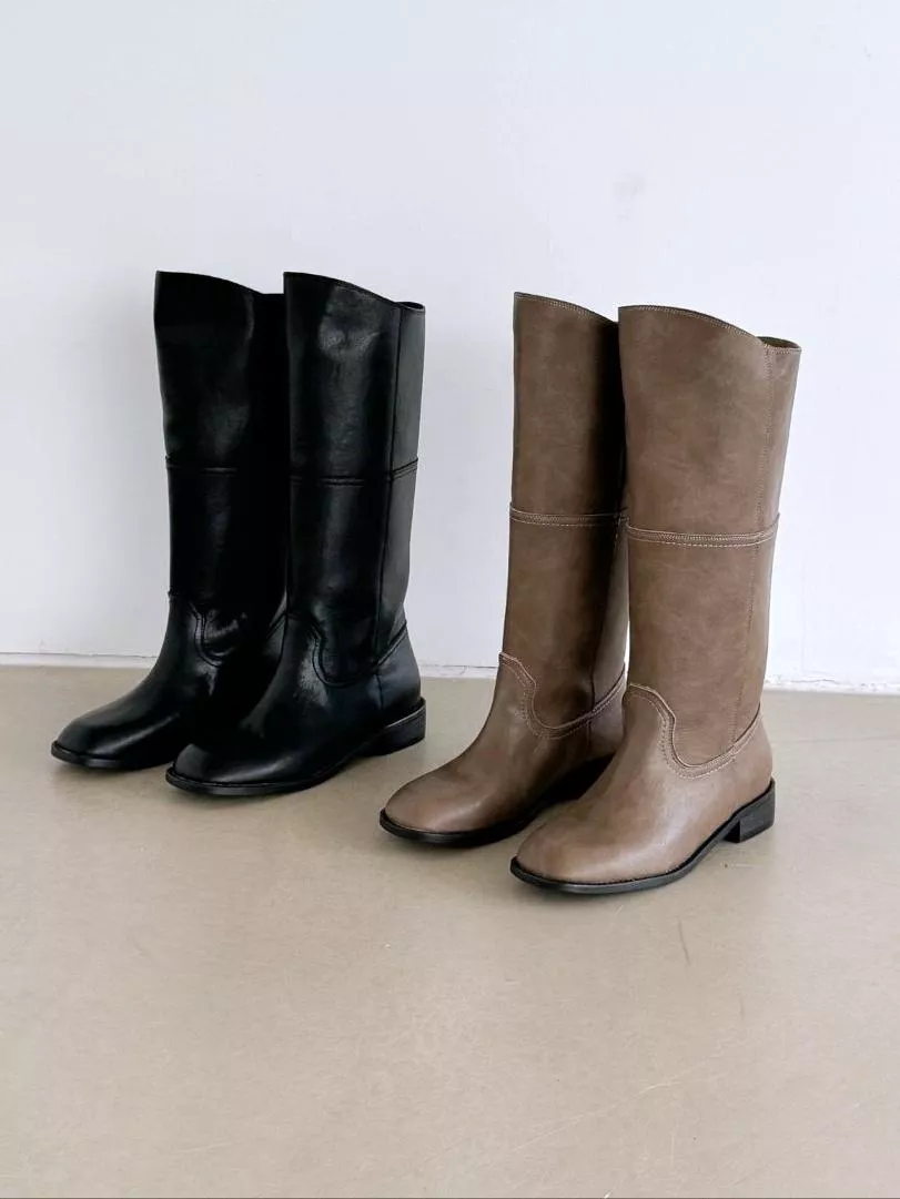 韓國空運🇰🇷｜🖤 高級牛皮｜不對稱剪裁圓頭寬筒半長靴 柔軟耐穿 ❄️ #31153