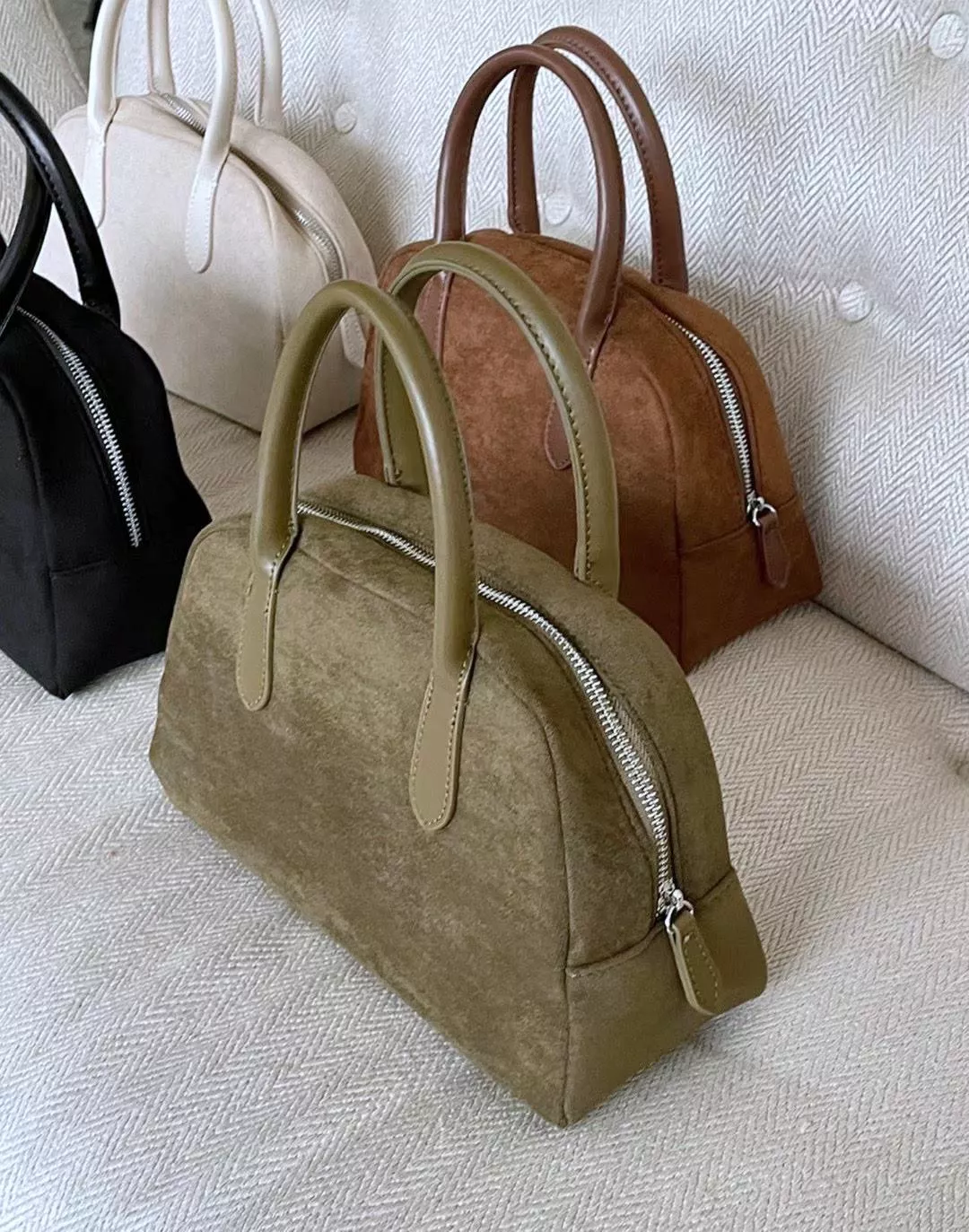 爆單回歸款💯 實搭大地色麂皮波士頓包 #S94038564