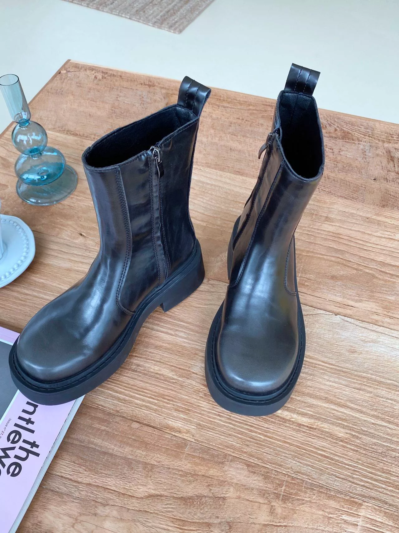 側邊滾條粗中跟短靴 #5009