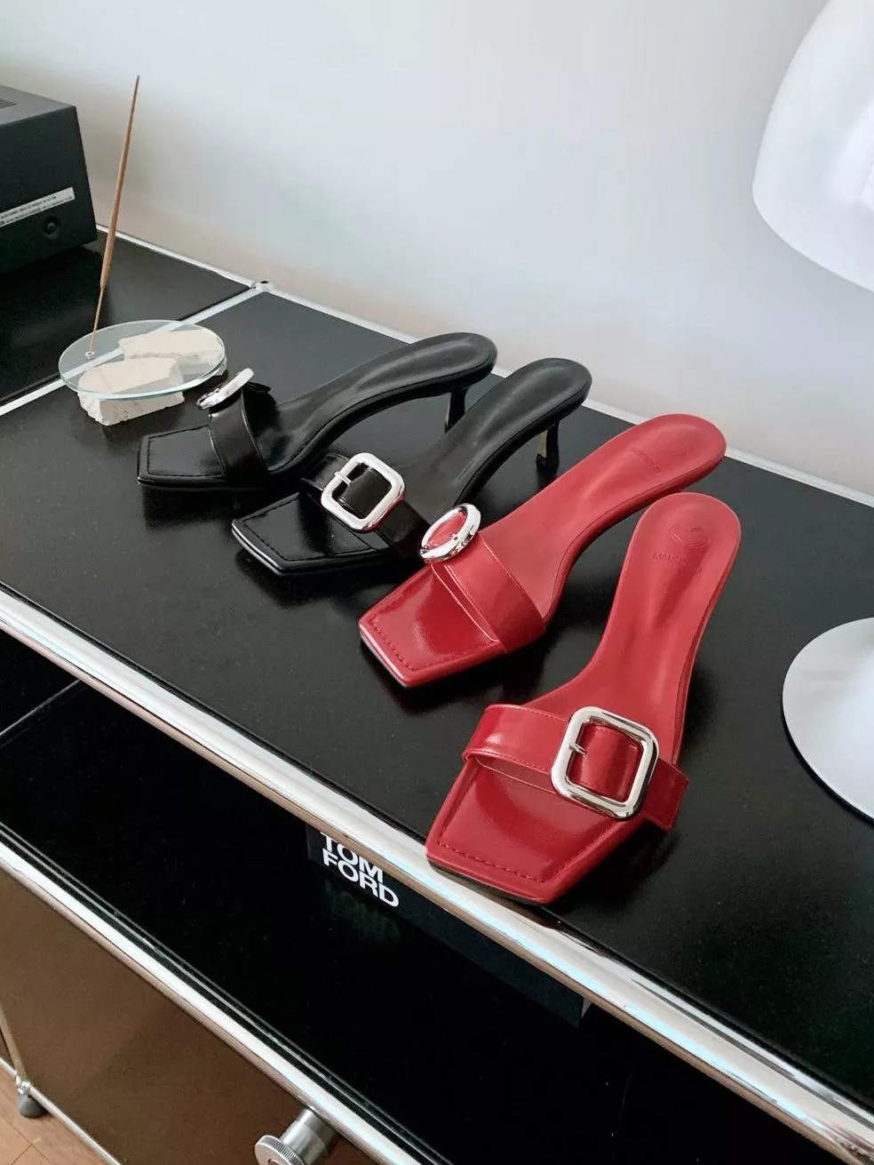 不一樣皮帶釦設計細中跟拖鞋 #3029