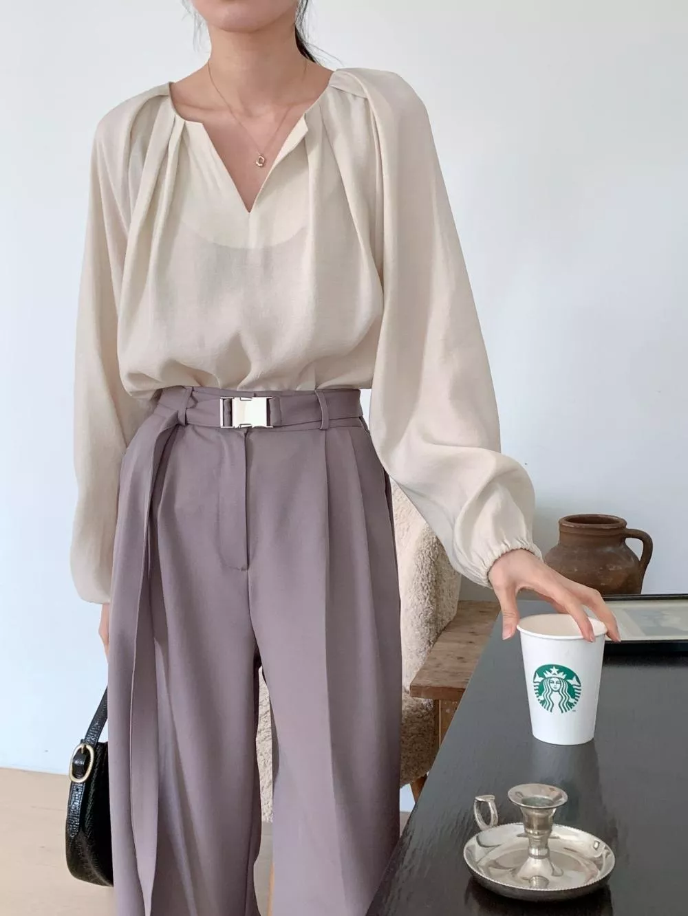 別緻壓褶V型缺口領襯衫 #97426620