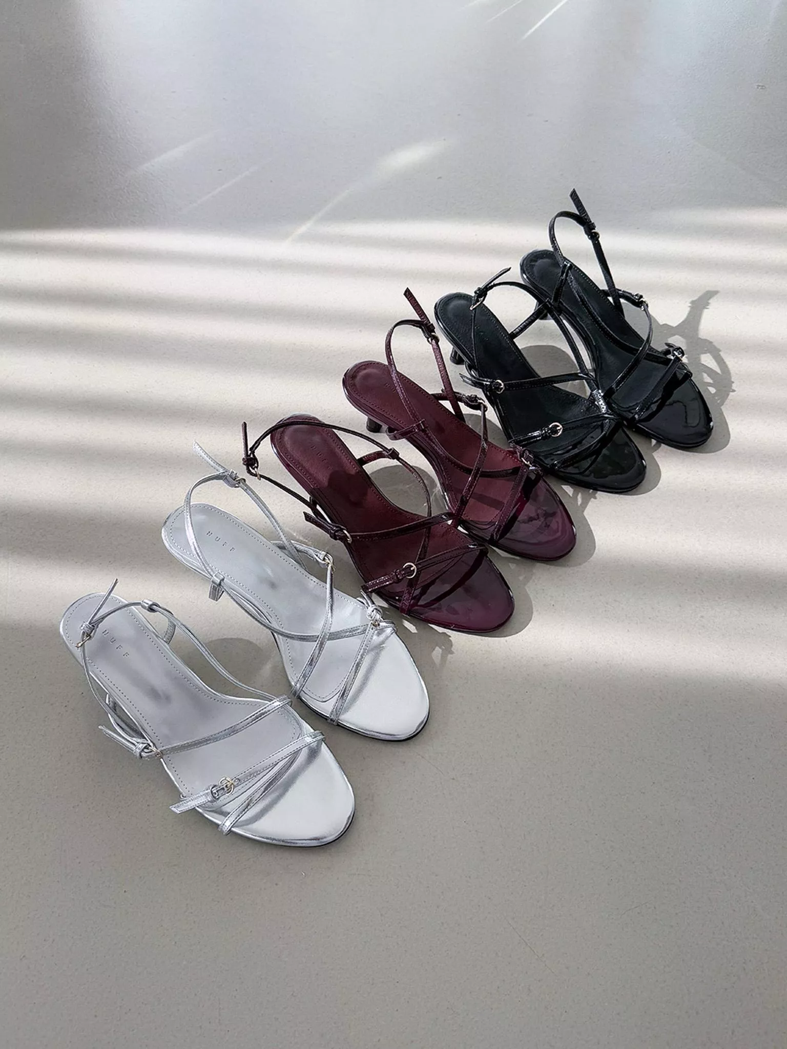 交叉皮帶中跟涼鞋 #5236