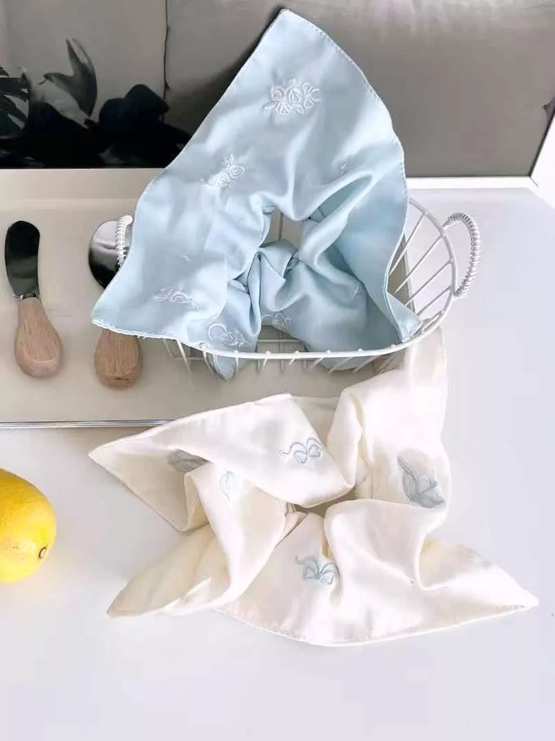 蝴蝶結花刺繡方形大腸髮圈