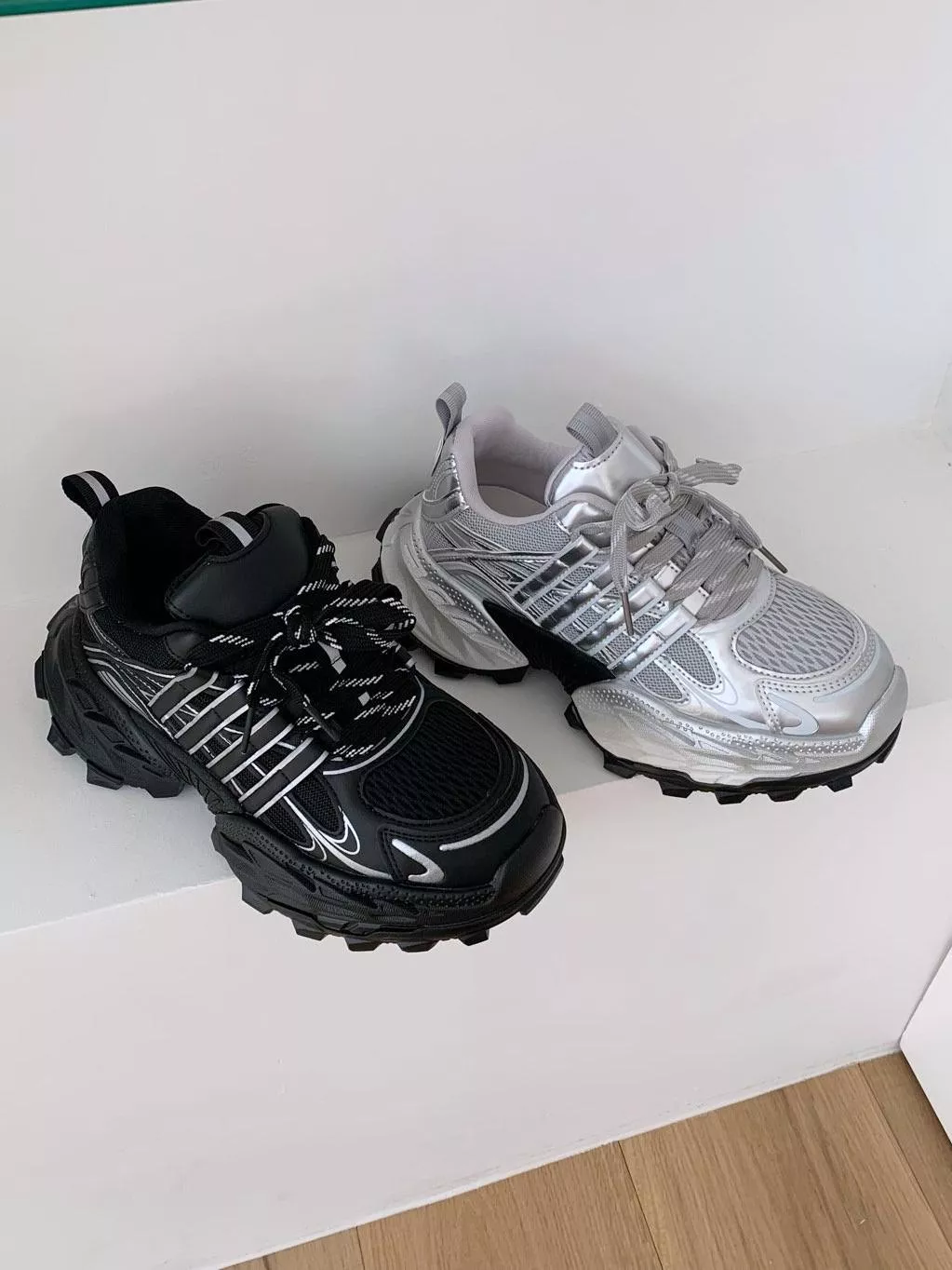 交叉線條透氣網牛皮休閒鞋 #898-72