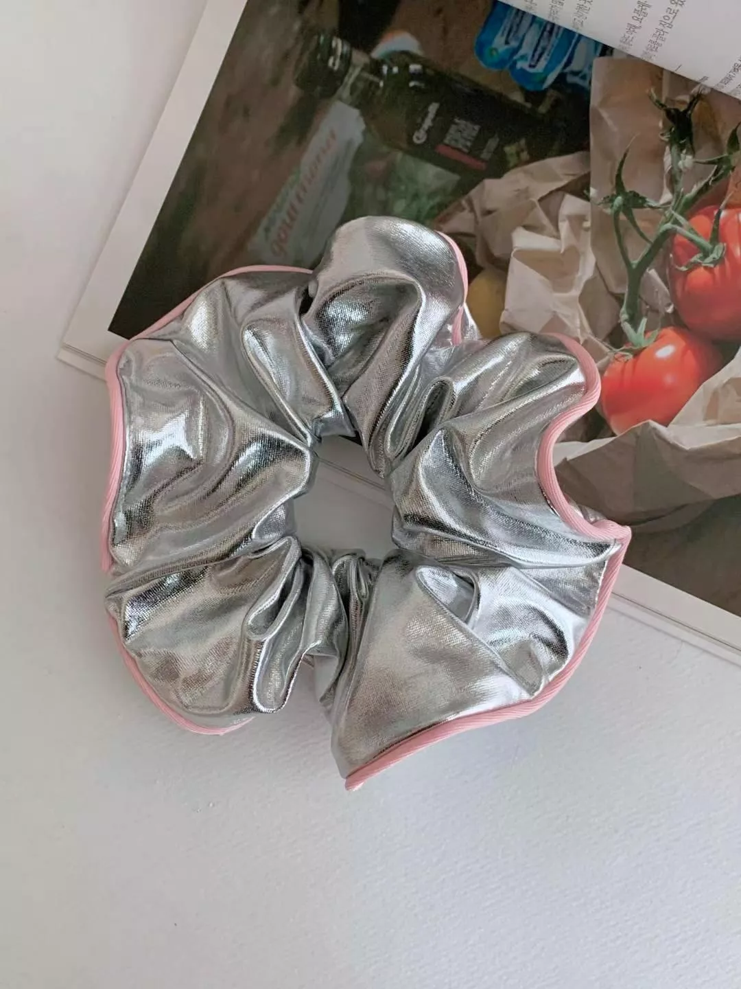 粉邊金屬科技感銀色大腸髮圈 #H631