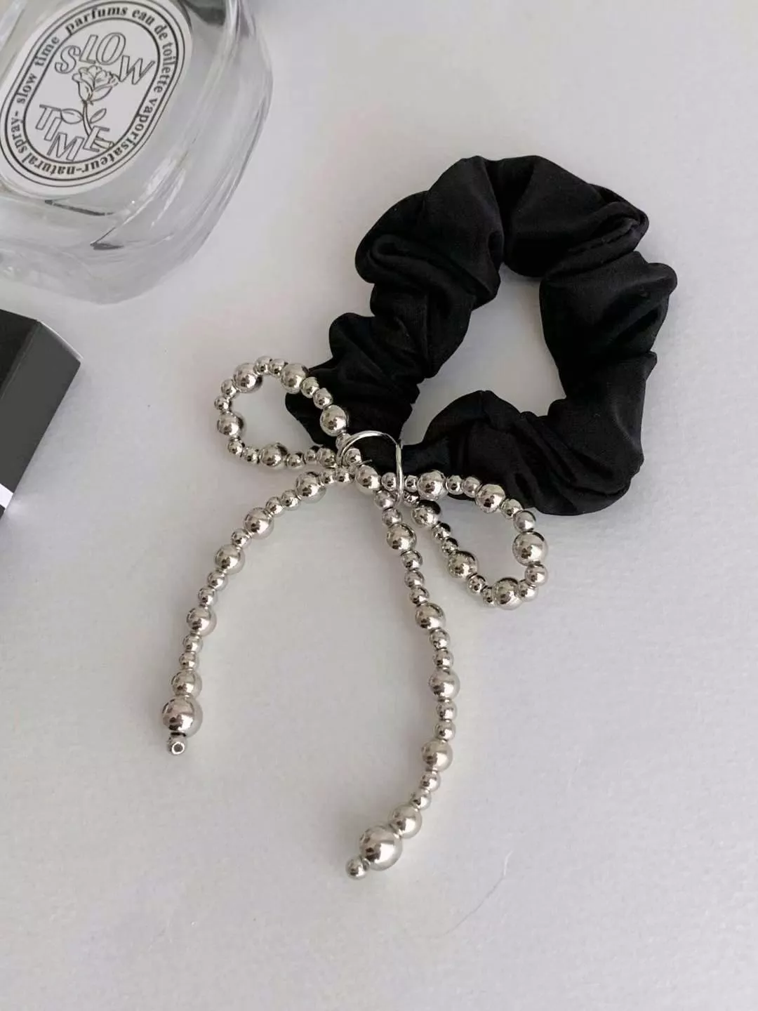 銀珠蝴蝶結貴氣黑髮束 #H633