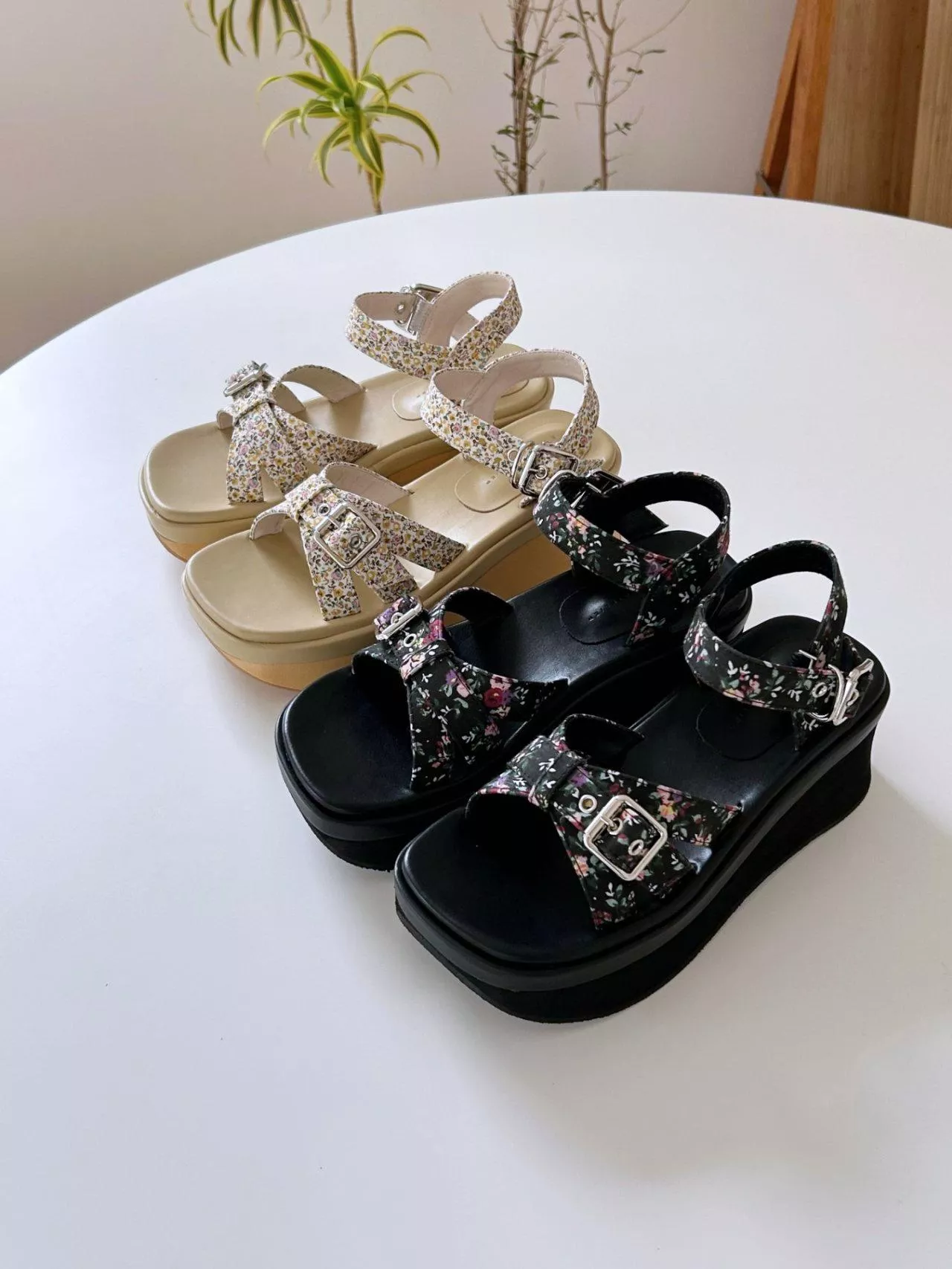 春天氣息花卉皮帶釦楔型涼鞋 #3203