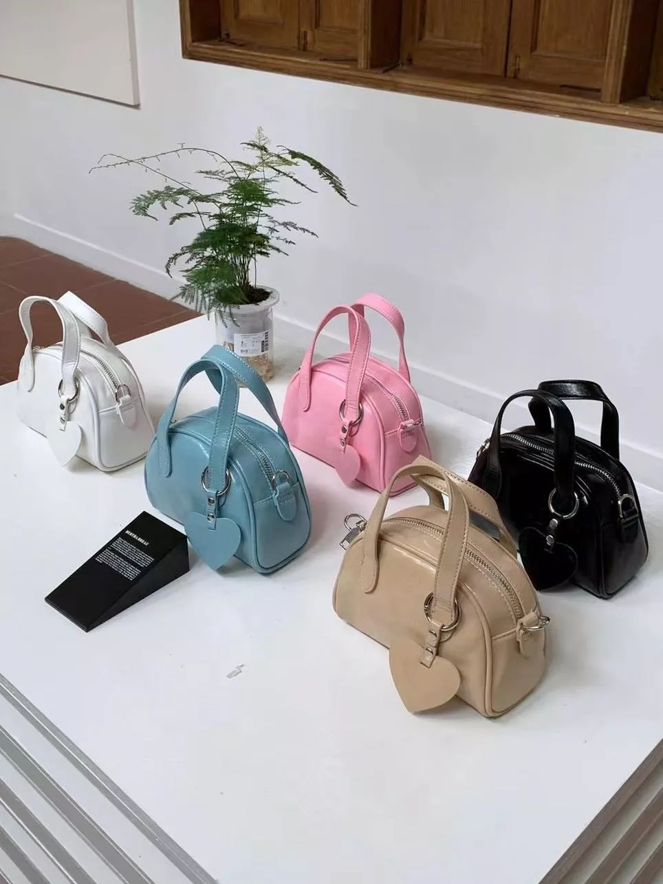 經典復古愛心吊件mini波士頓包 #98053577