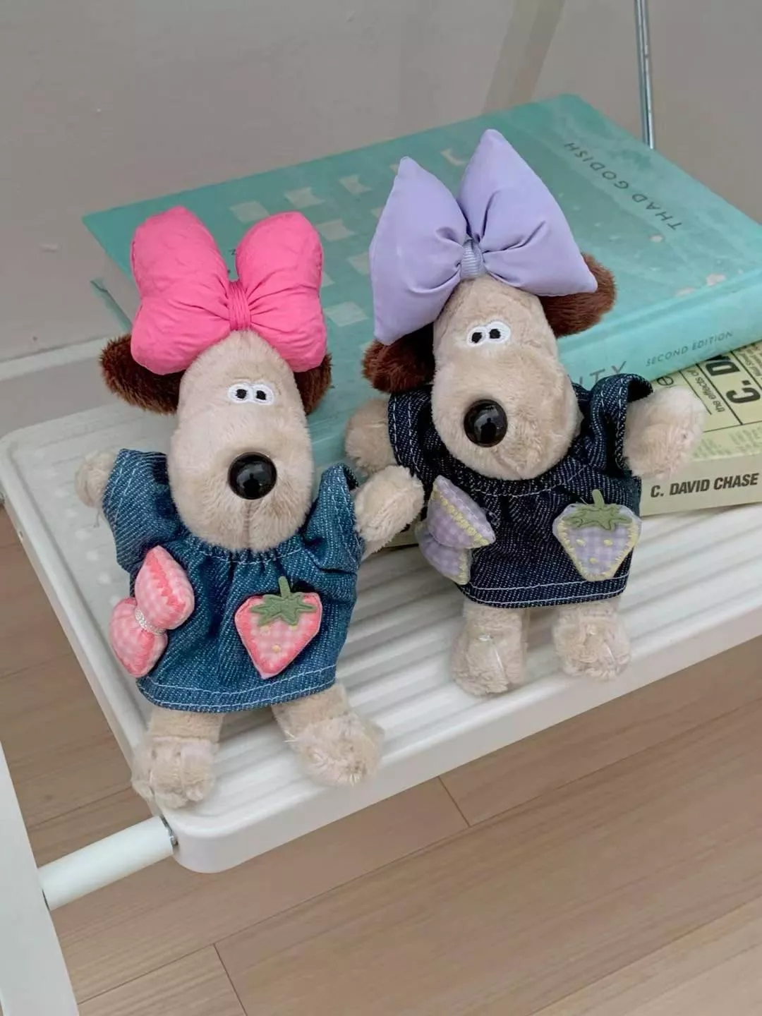 草莓掌門狗吊飾 #T248