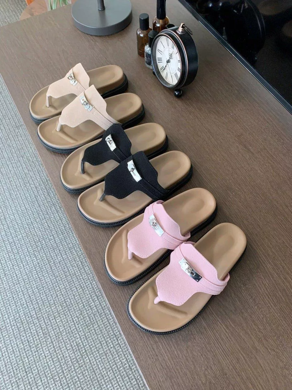 金屬扭轉鎖扣夾腳拖鞋 #13