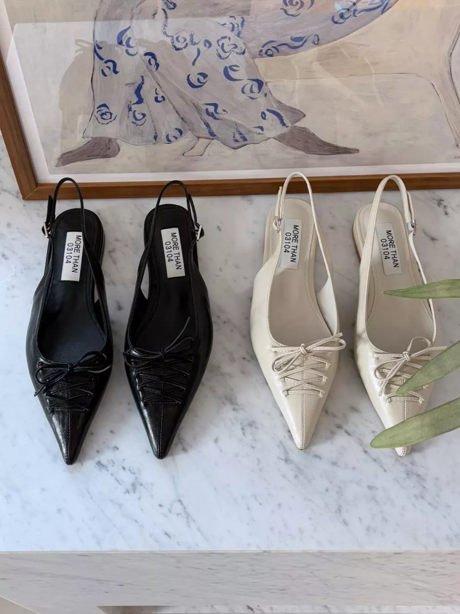 馬甲帶裝飾後空帶尖頭鞋 #265