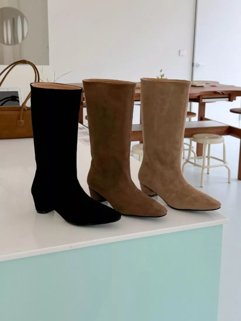 韓國空運🇰🇷｜🍁 秋冬限定｜麂皮寬筒尖頭低跟中筒靴 高質感百搭 #31159