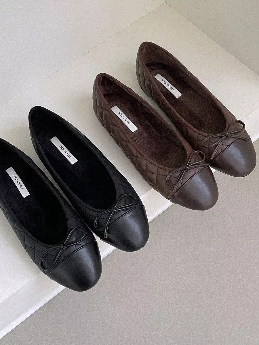 韓國空運🇰🇷【暖冬必備】❄️ 縫線羽絨感蝴蝶結平底鞋 💕 刷毛保暖不咬腳 #2626