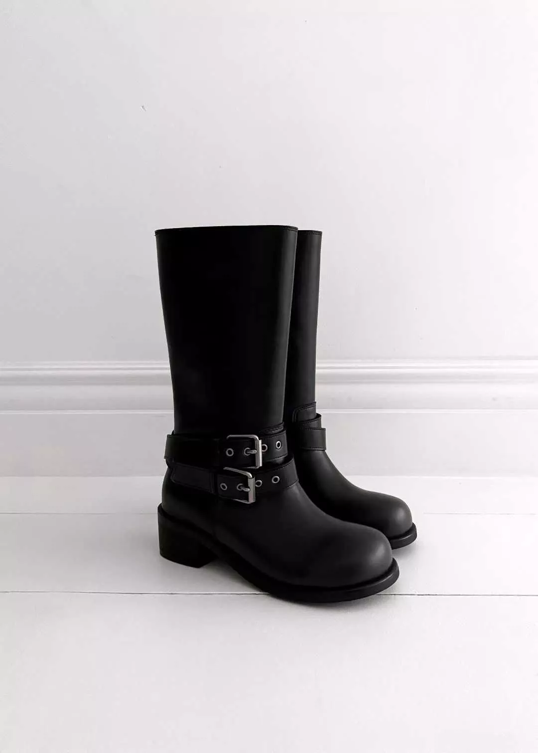 韓國空運🇰🇷【兩穿必收】🔥 可拆式雙扣帶中筒靴 🖤 高質感百搭靴款 #9510
