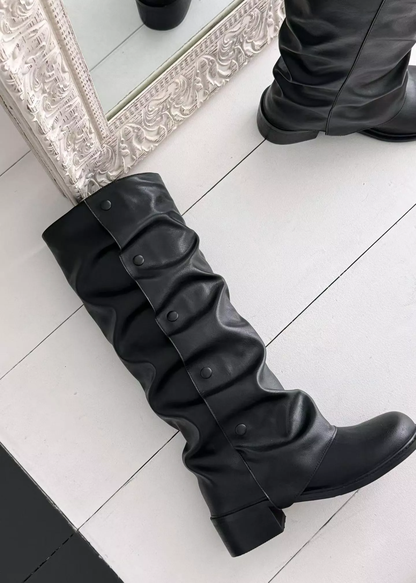 韓國空運🇰🇷【獨特必收】🔥 抓皺復古長靴 🖤 高質感韓系修腿靴 #376