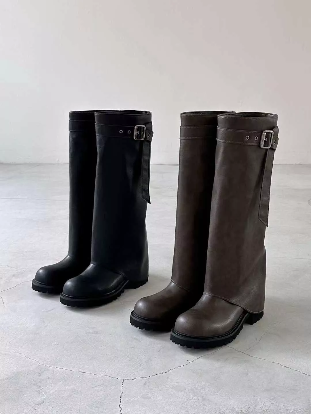 韓國空運🇰🇷【酷感必收】🖤 復古騎士扣帶長靴 🔥 高質感褲管靴 #373