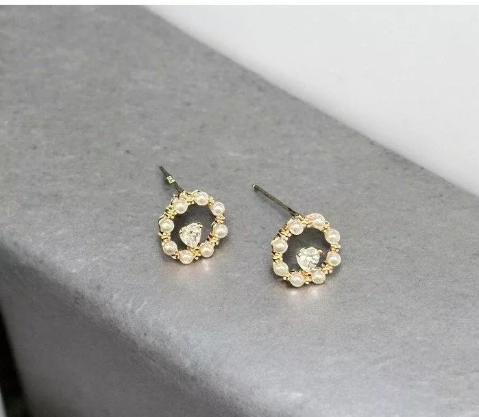 簡約點點貝珠鋯石耳環