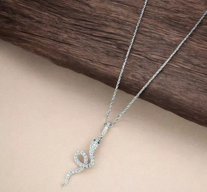 細緻設計蛇型頸鏈