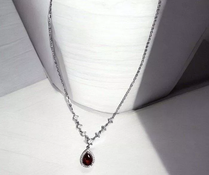 高貴紅色鋯石頸鏈套裝
