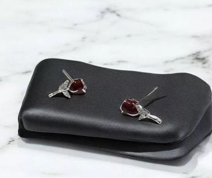 鋯石紅色玫瑰花耳環