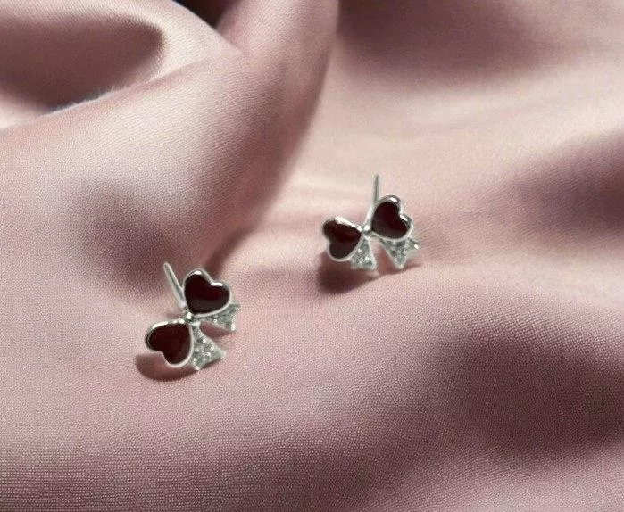 鋯石紅色蝴蝶結耳環