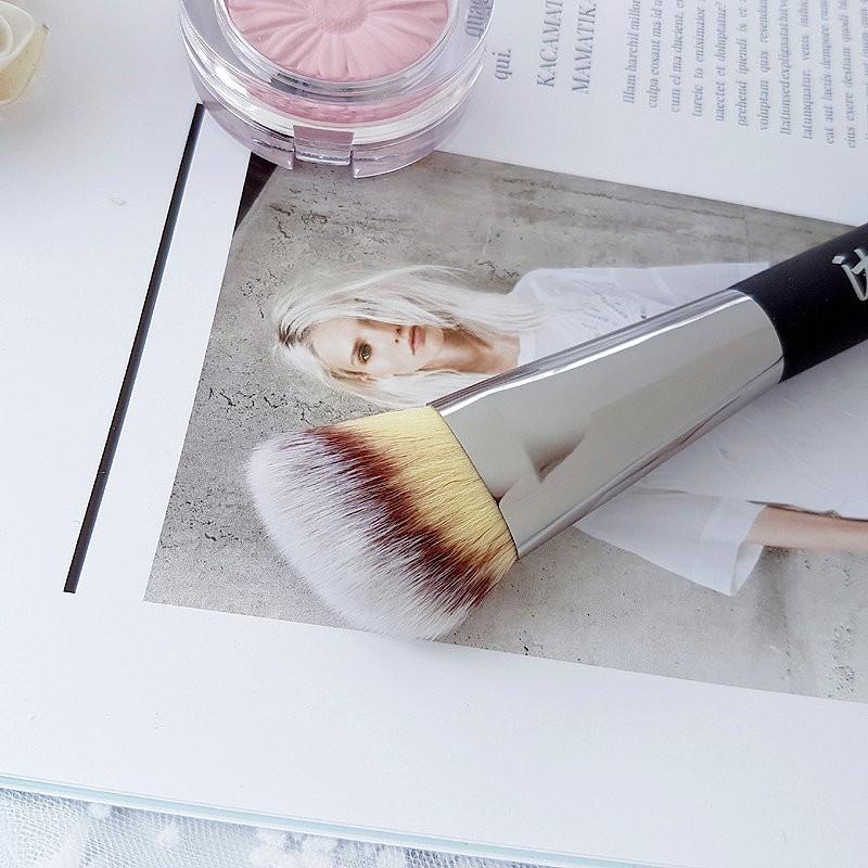 🔊IT HEAVENLY LUXE ANGLED RADIANCE BRUSH#10大號斜腮紅修容刷/底妝刷