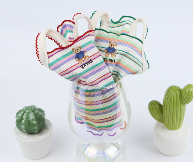 韓國小選品 ✿泰迪熊彩虹條文細肩帶背心